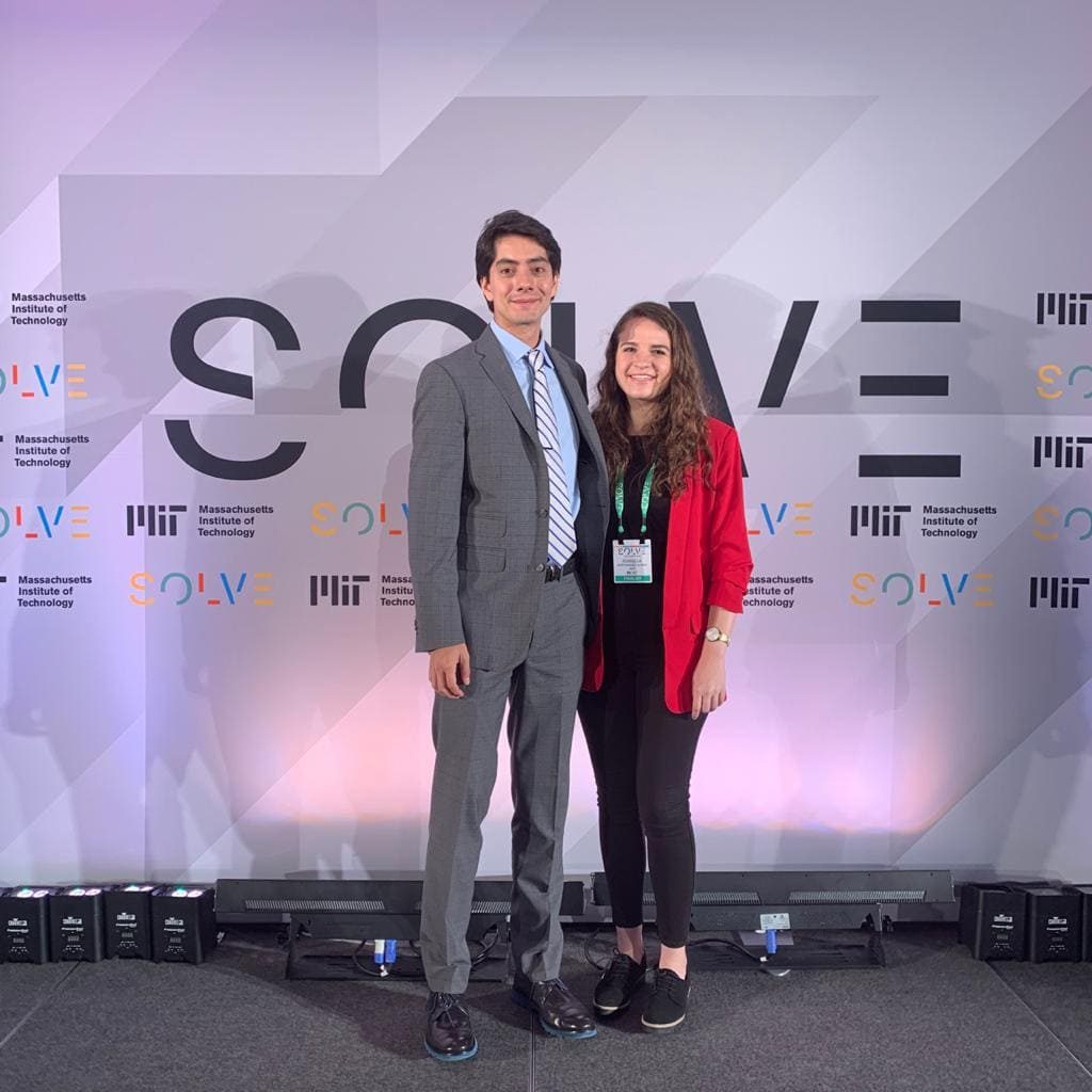 Javier Larragoiti e Isabella Fernández, fundador y co-fundadora de Xilinat